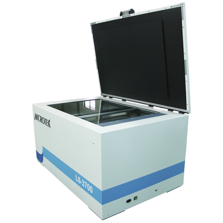 Сканер-гигант Microtek LS-3700 впервые появился на публике 