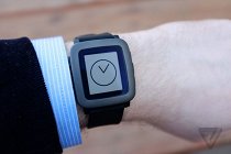 Смарт-часы Pebble с цветным экраном представлены официально