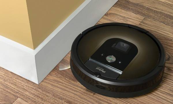 Новости дня на THG: шансы на возвращение Motorola в Россию и ставший еще "умнее" пылесос Roomba