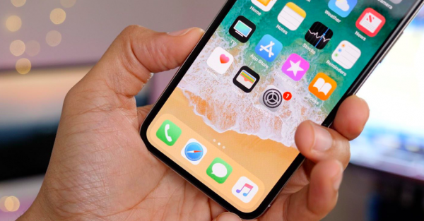 Согласно слухам осенью 2018 года Apple планирует представить сразу три модели iPhone. Но из-за